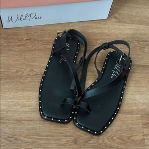 Wild Pair Women's Genessis‎ Buckle Flat Sandals